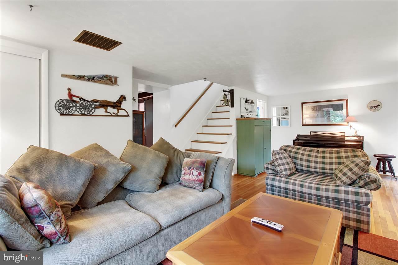 5651 Mountain Road Dover, PA 17315 - Photo 6 of 34
