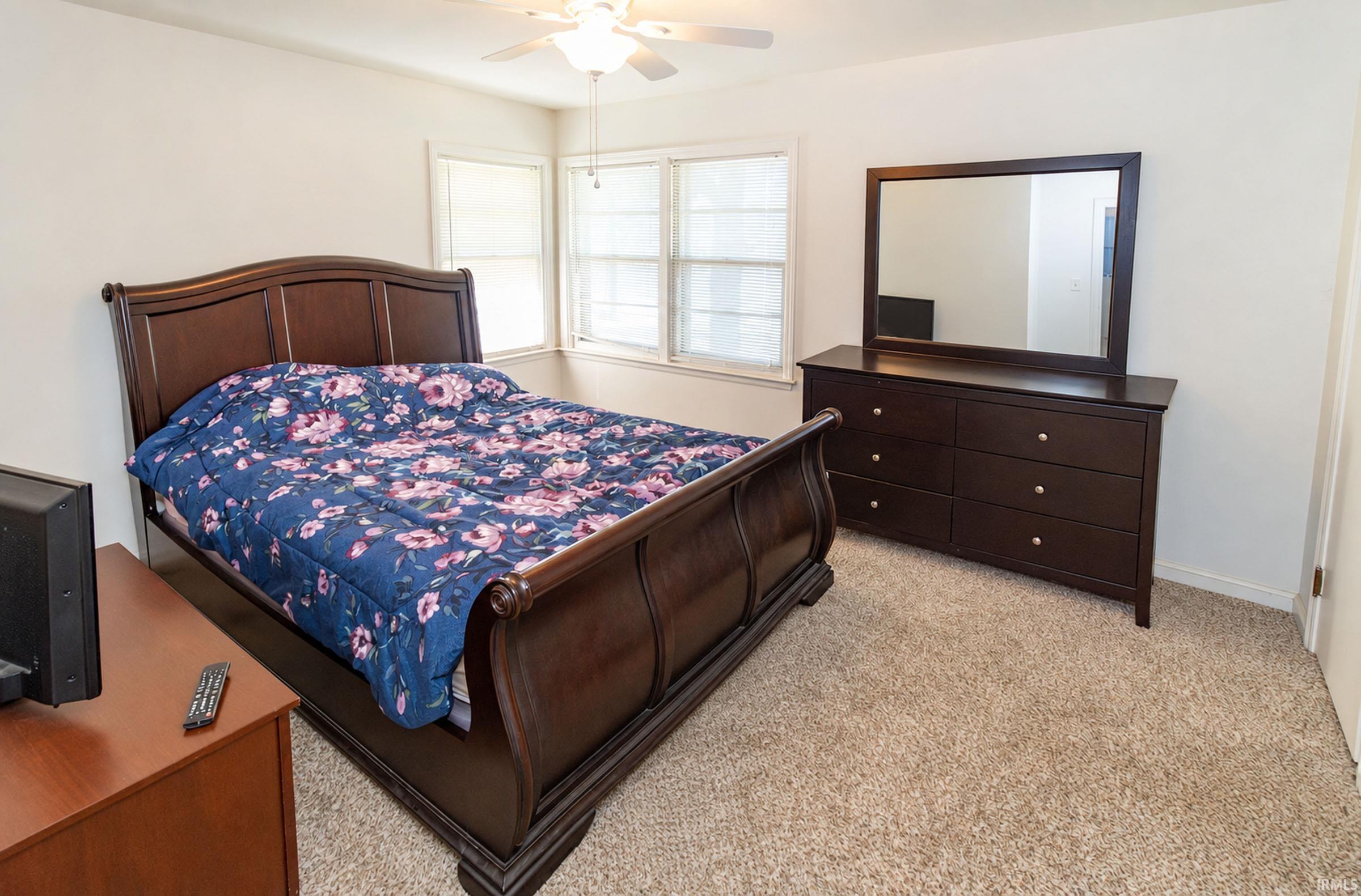 5566 West Martin Road Newburgh, IN 47630 - Photo 10 of 38 Gallery Image 10