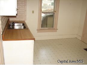 2451 South 10th Street Springfield, IL 62703 - Photo 4 of 9