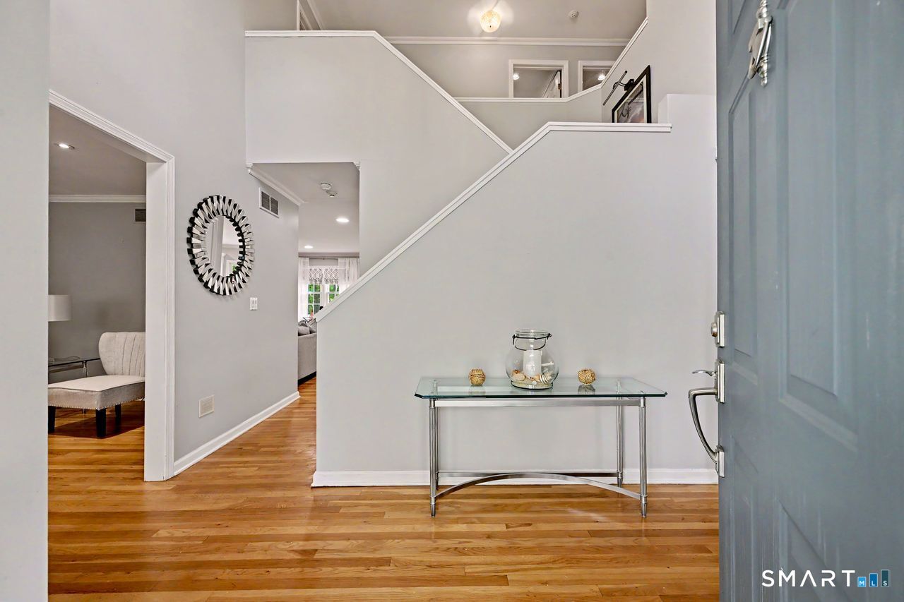 34 Beardsley Road New Milford, CT 06776 - Photo 3 of 40 Welcoming Foyer