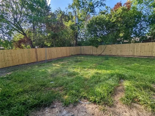 $1,600 | 5622 Elmlawn Drive, Houston, TX 77033