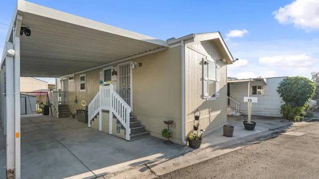 $189,900 | 3221 Bancroft Drive, Unit 25, Spring Valley, CA 91977