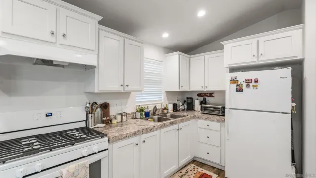 $189,900 | 3221 Bancroft Drive, Unit 25, Spring Valley, CA 91977