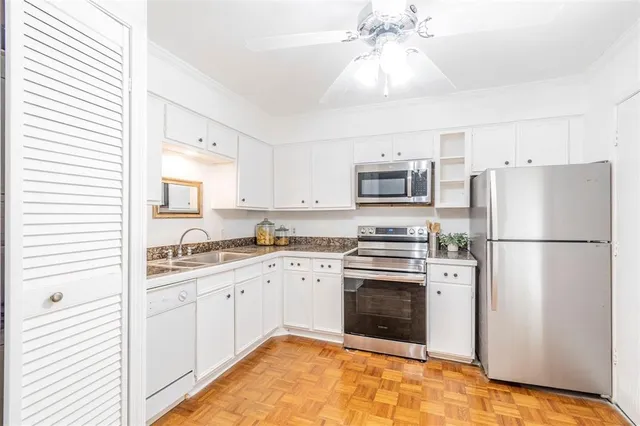 $1,750 | 10558 High Hollows Drive, Unit 243, Dallas, TX 75230