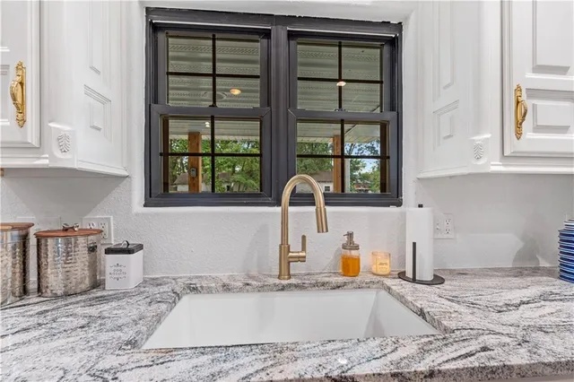 $185,999 | 427 West Walnut Street, Nevada, MO 64772