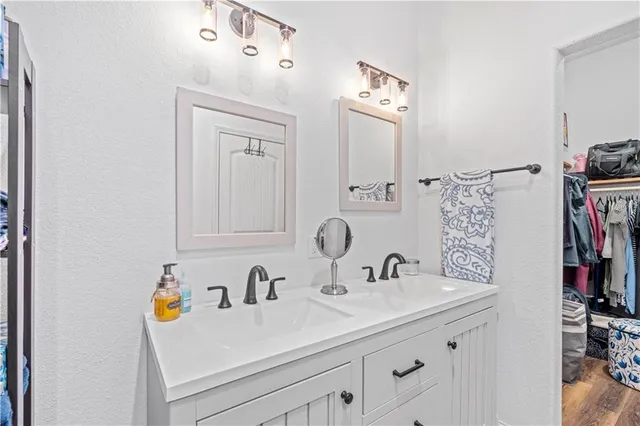 $185,999 | 427 West Walnut Street, Nevada, MO 64772