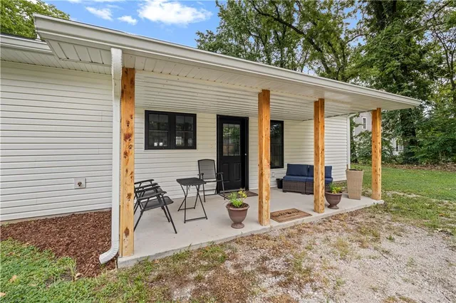 $185,999 | 427 West Walnut Street, Nevada, MO 64772