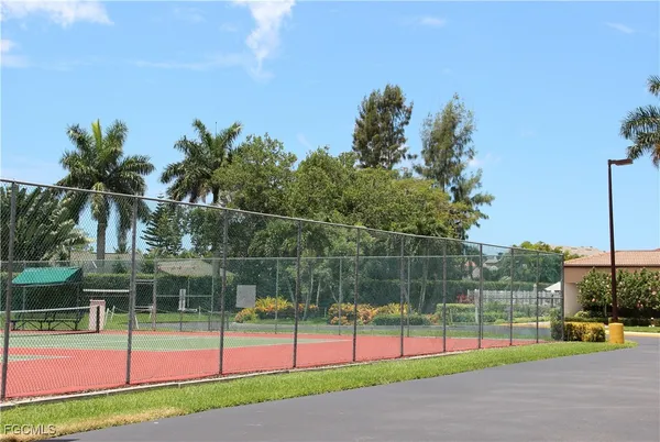 $4,150 | 915 New Waterford Drive, Unit H201, Naples, FL 34104