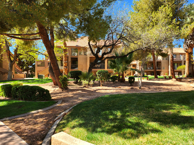 860 South Village Road, Unit Z10 St. George, UT 84770 - Photo 14 of 18 View of property's community
