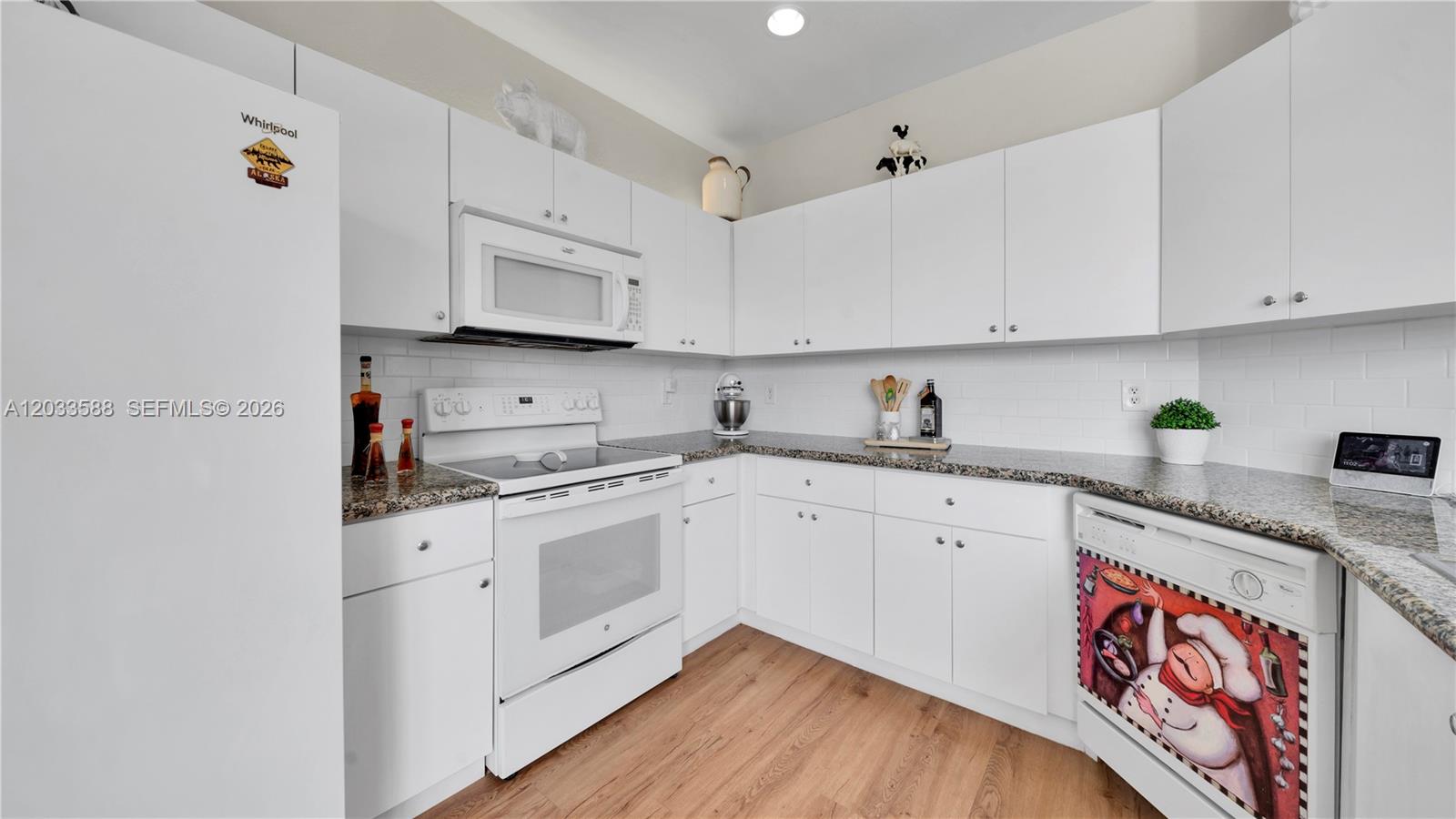 16590 Southwest 70th Street Miami, FL 33193 - Photo 16 of 53