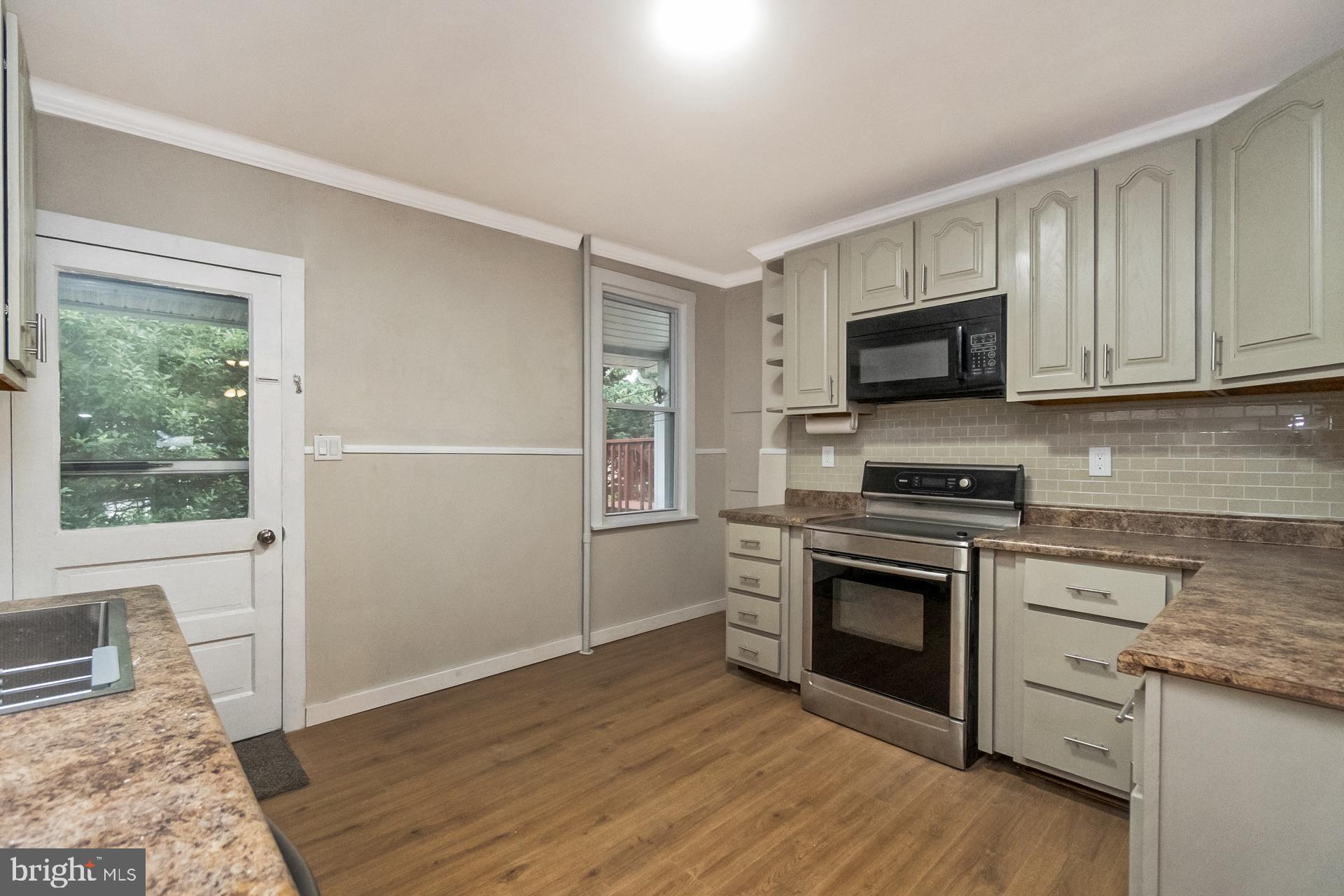 341 West Ridge Street Lansford, PA 18232 - Photo 11 of 37