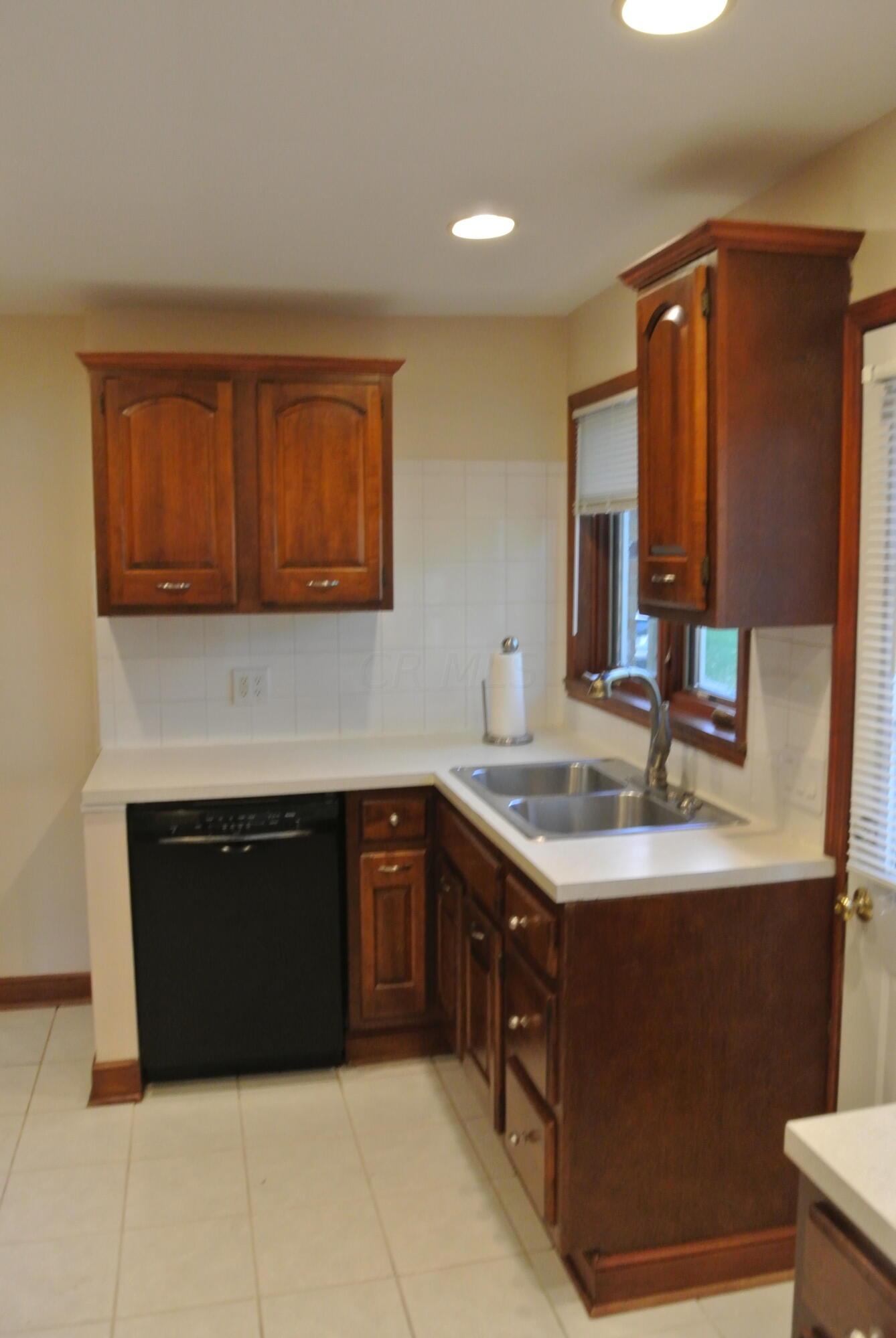 250 Chase Road Columbus, OH 43214 - Photo 8 of 28 Gallery Image 8