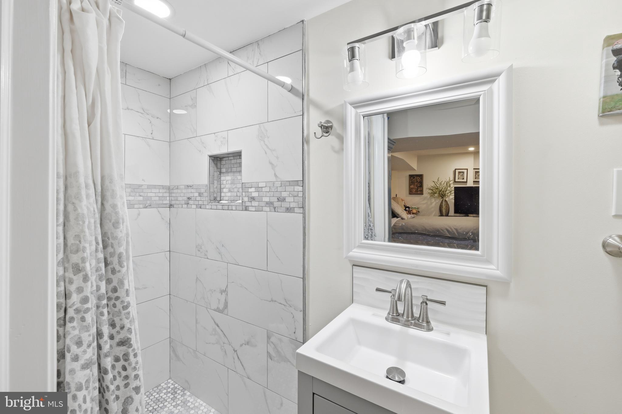 214 Overbrook Road Baltimore, MD 21212 - Photo 20 of 35 Lower Level - Full Bath remodeled 22'