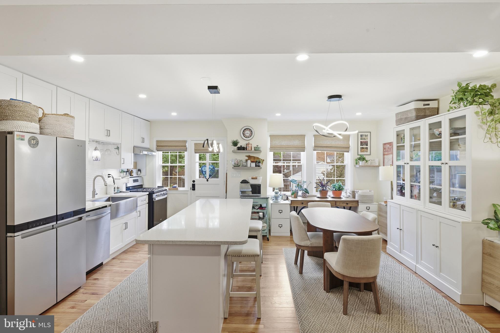 214 Overbrook Road Baltimore, MD 21212 - Photo 8 of 35 Expansive quartz island with seating