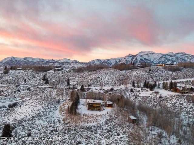 $9,850,000 | 1955 West Bohnetts Road, Jackson, WY 83001