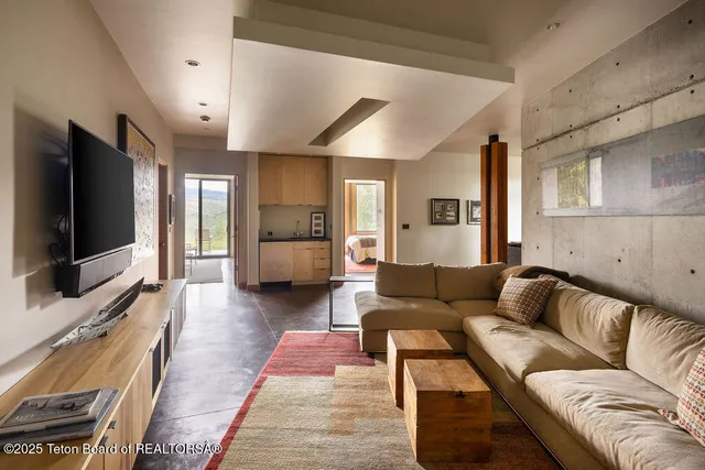 $9,850,000 | 1955 West Bohnetts Road, Jackson, WY 83001