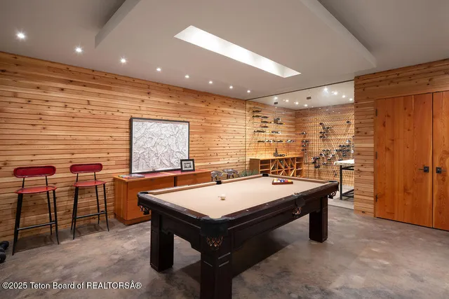 $9,850,000 | 1955 West Bohnetts Road, Jackson, WY 83001