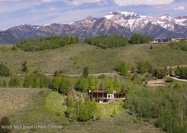 $9,850,000 | 1955 West Bohnetts Road, Jackson, WY 83001