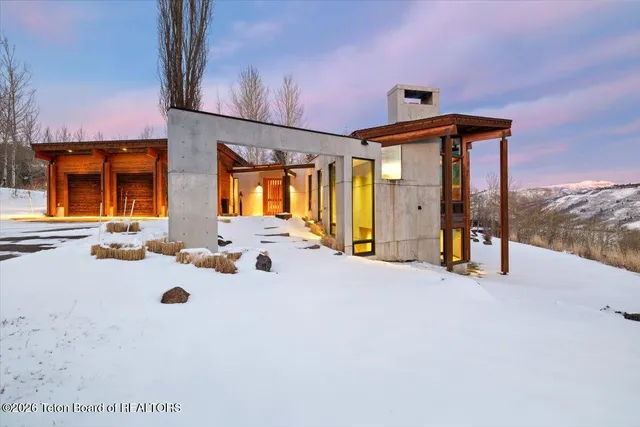 $9,850,000 | 1955 West Bohnetts Road, Jackson, WY 83001