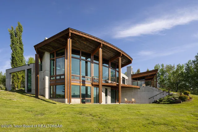 $9,850,000 | 1955 West Bohnetts Road, Jackson, WY 83001
