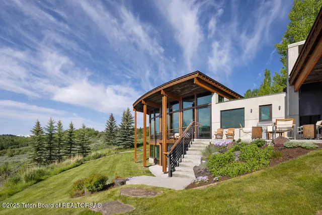 $9,850,000 | 1955 West Bohnetts Road, Jackson, WY 83001