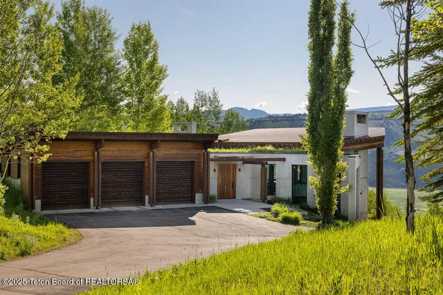$9,850,000 | 1955 West Bohnetts Road, Jackson, WY 83001