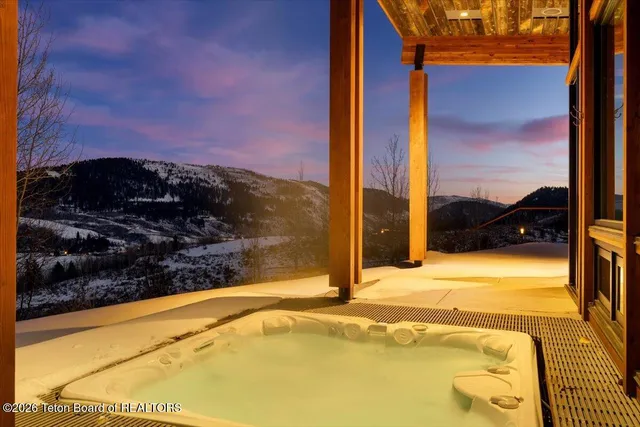 $9,850,000 | 1955 West Bohnetts Road, Jackson, WY 83001