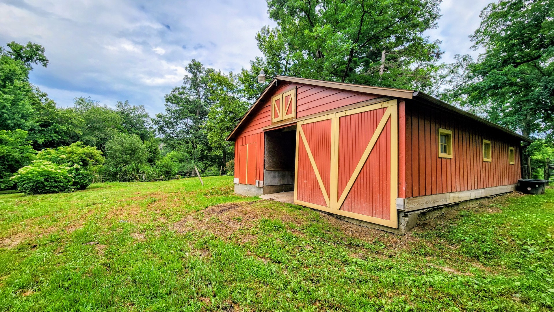 20798 White Oaks Road Morrison, IL 61270 - Photo 11 of 48 a view of backyard with a garden and entertaining space