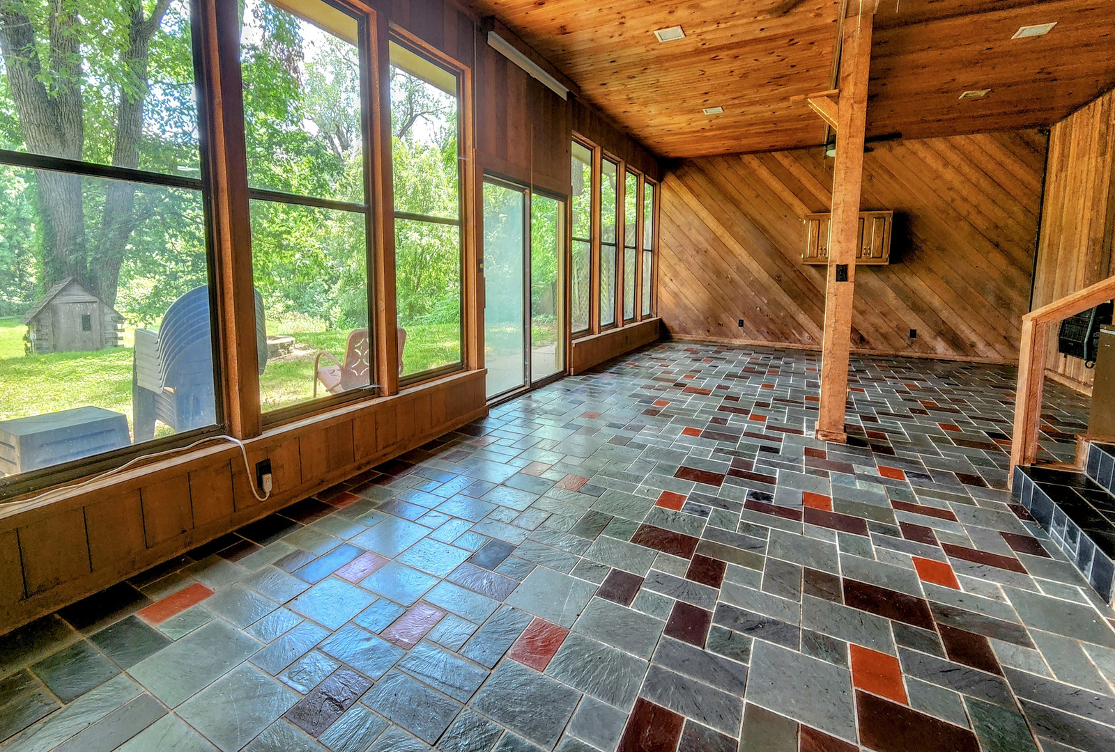 20798 White Oaks Road Morrison, IL 61270 - Photo 38 of 48 a view of a balcony with wooden floor and fence