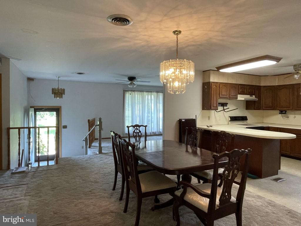 7622 Neck Road Williamsport, MD 21795 - Photo 22 of 55 KITCHEN DINING AREA