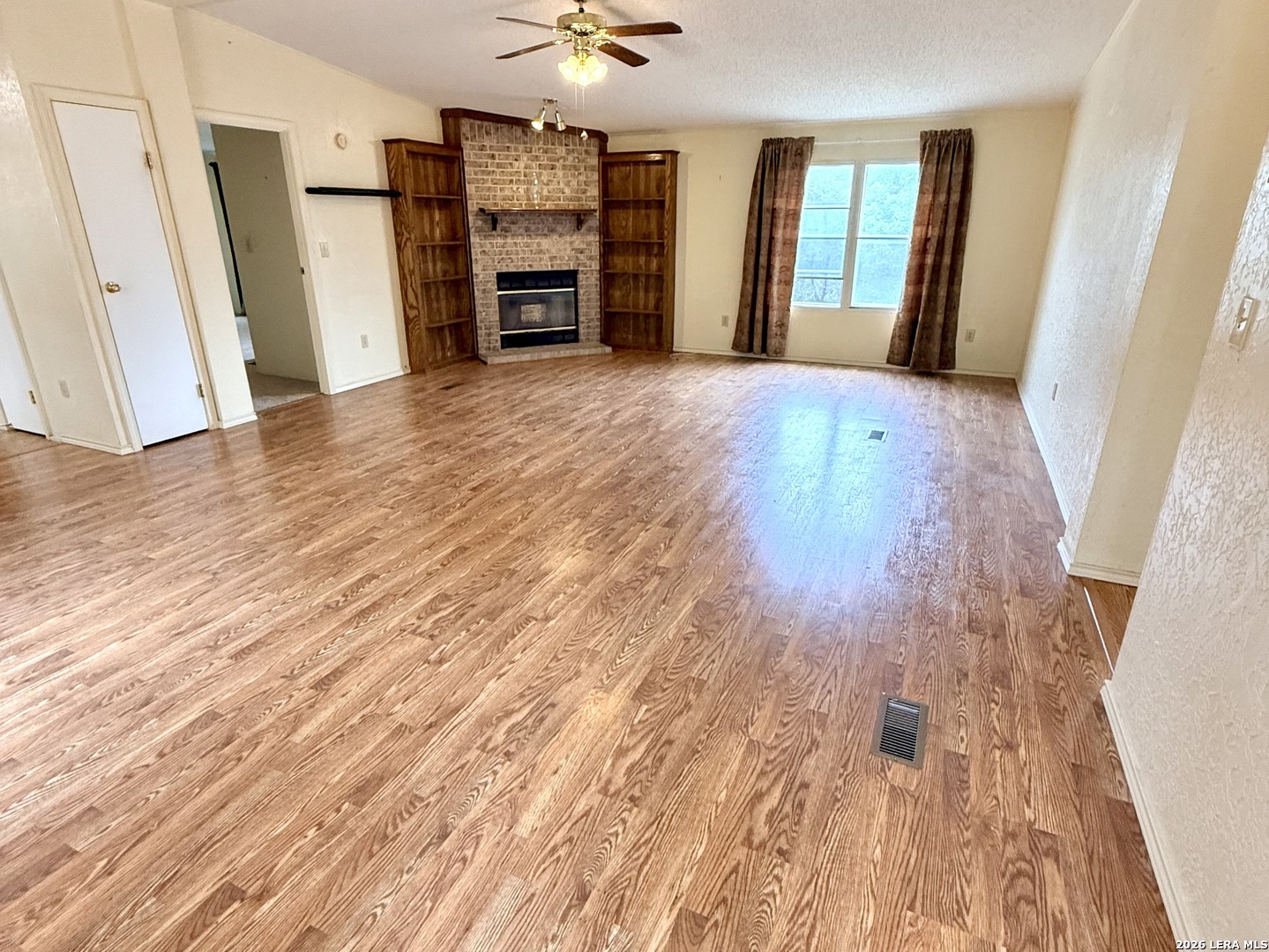 182 Laurel Ridge Drive Lakehills, TX 78063 - Photo 15 of 32
