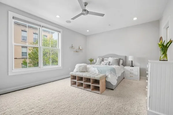 $5,200 | 309 E Street, Unit 22, Boston, MA 02127