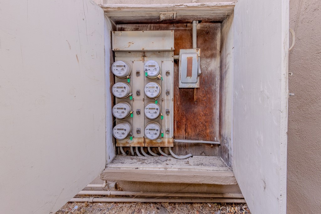 906 South Fann Street Anaheim, CA 92804 - Photo 14 of 27 8 Separate electric meters.