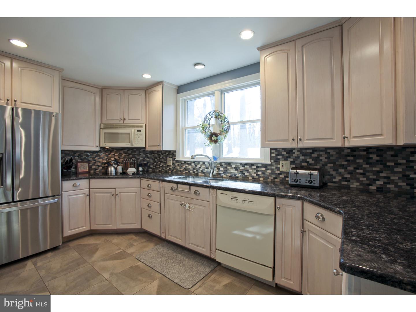 192 Stoneybrook Road Newtown, PA 18940 - Photo 10 of 25