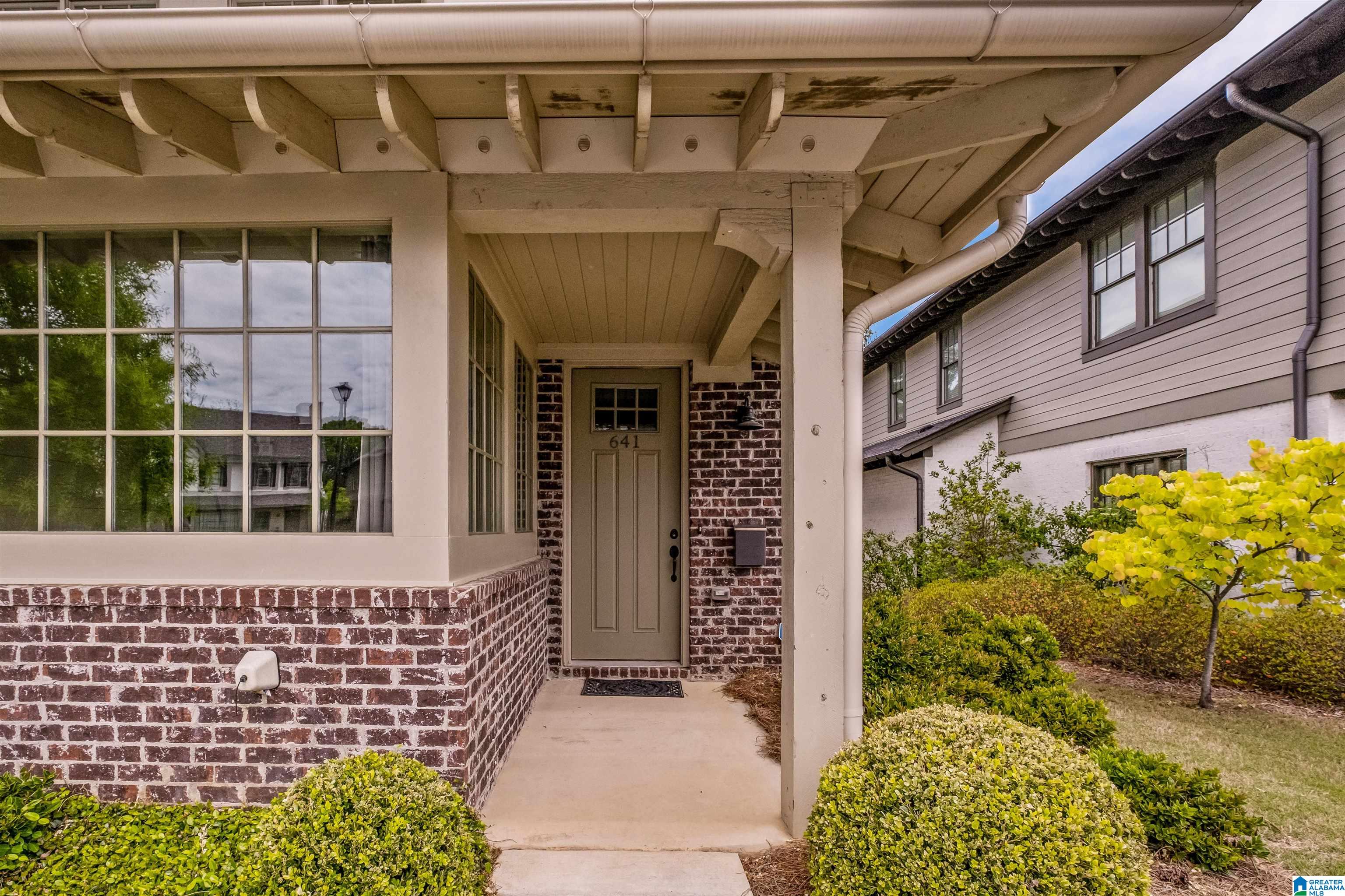 641 Rumble Avenue Birmingham, AL 35213 - Photo 2 of 37