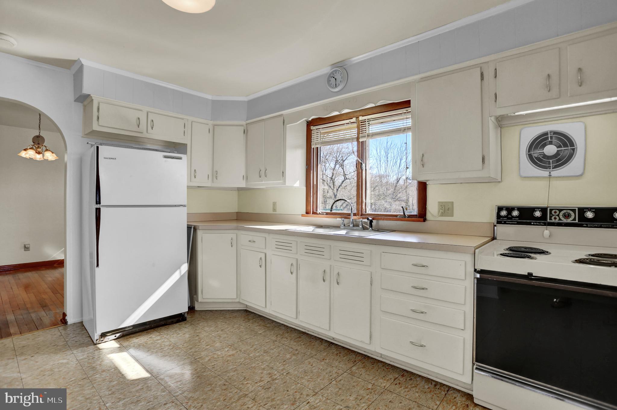 252 Silver Spring Road Mechanicsburg, PA 17050 - Photo 14 of 35 Kitchen
