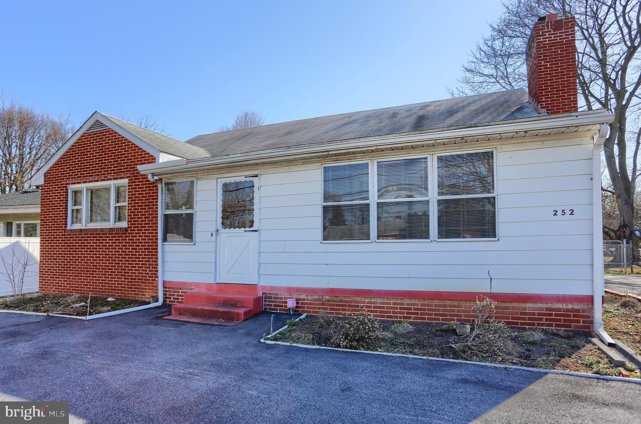 252 Silver Spring Road Mechanicsburg, PA 17050 - Photo 3 of 35 Front