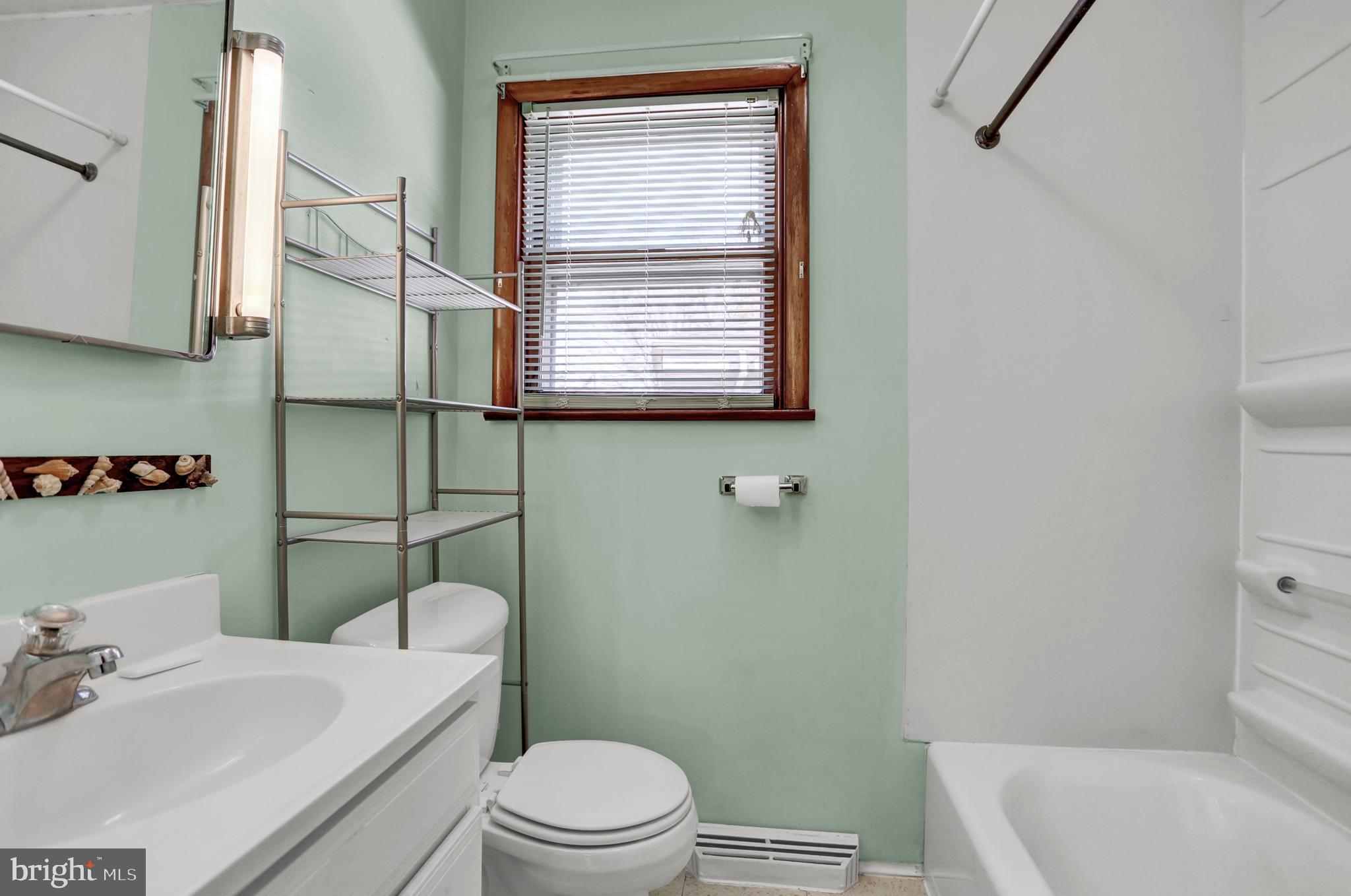 252 Silver Spring Road Mechanicsburg, PA 17050 - Photo 22 of 35 Full Bath