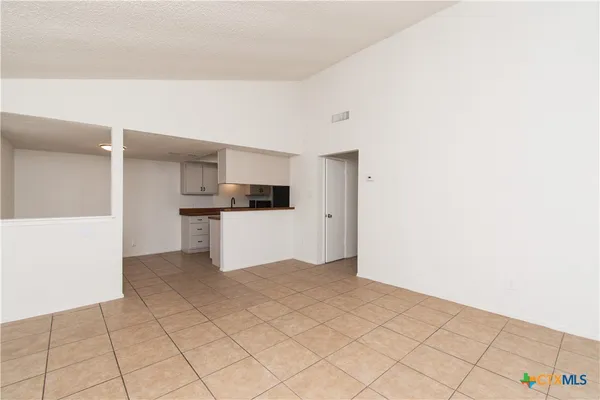 $1,450 | 4405 Teri Road, Unit B, Austin, TX 78744