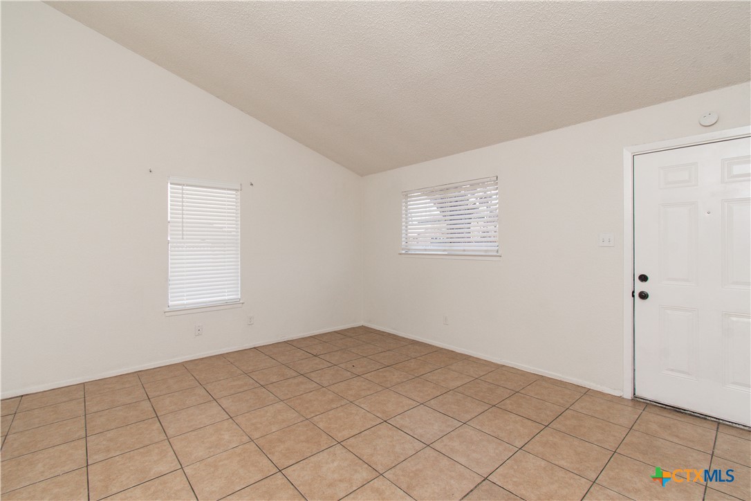 4405 Teri Road, Unit B Austin, TX 78744 - Photo 4 of 18