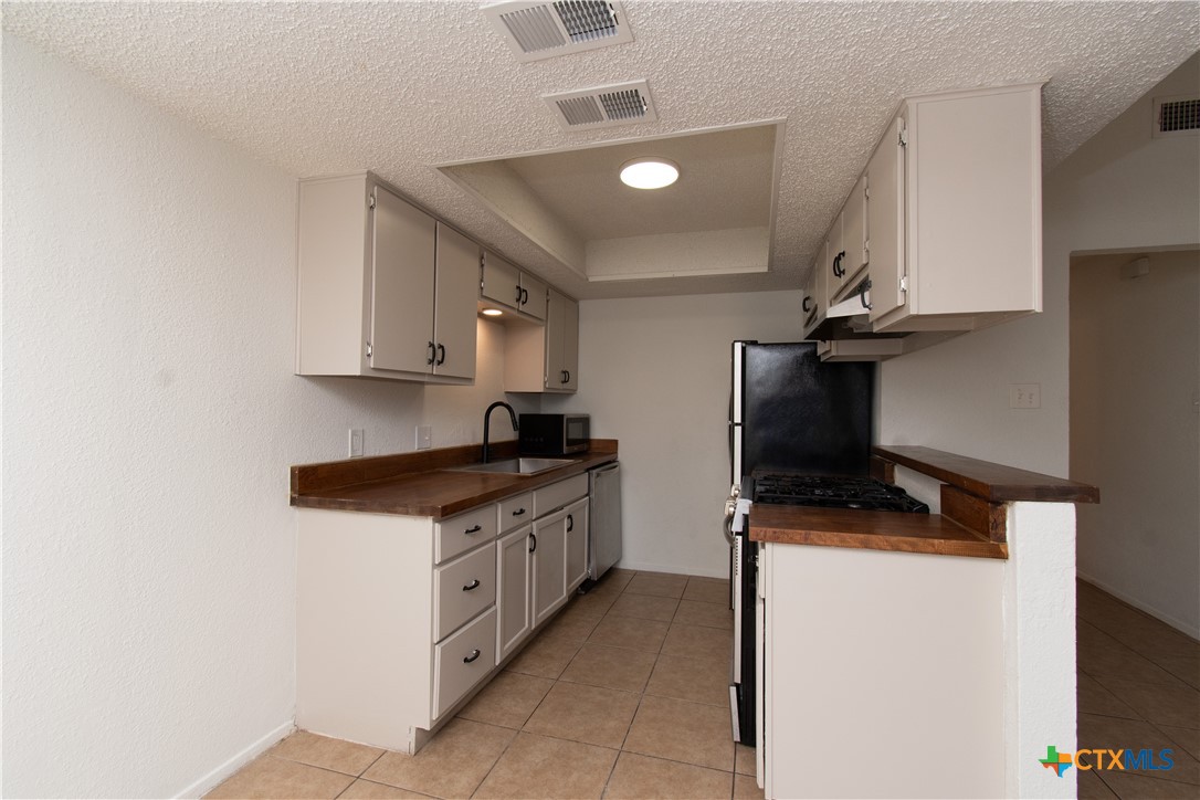 4405 Teri Road, Unit B Austin, TX 78744 - Photo 6 of 18