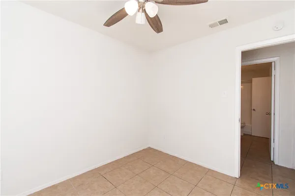 $1,450 | 4405 Teri Road, Unit B, Austin, TX 78744