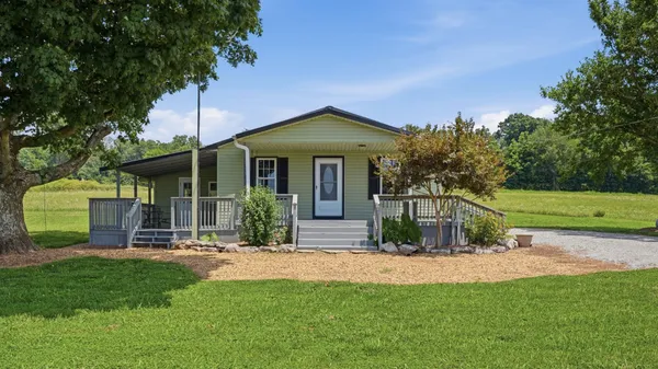 $344,900 | 840 Crawford Lane, Belvidere, TN 37306