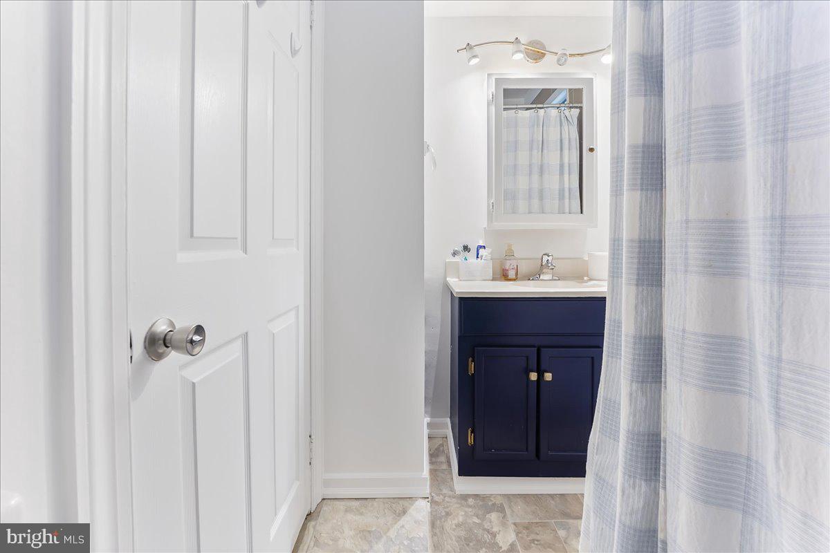 14 West Ridley Avenue Ridley Park, PA 19078 - Photo 22 of 29 2nd floor full bath