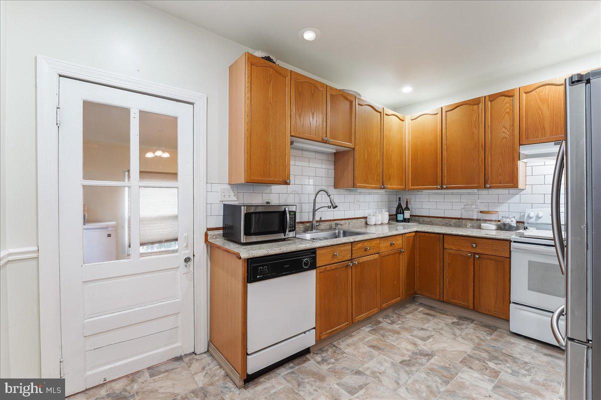14 West Ridley Avenue Ridley Park, PA 19078 - Photo 10 of 29 Kitchen