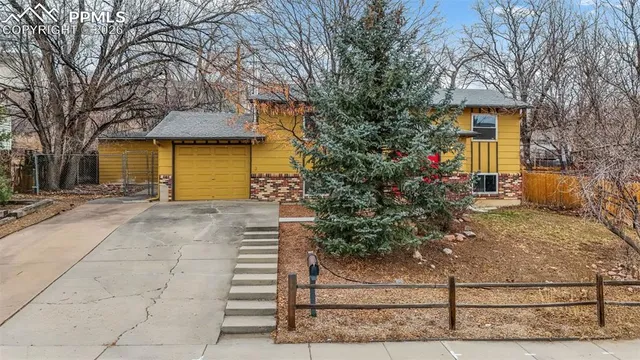 $450,000 | 814 Paradise Lane, Colorado Springs, CO 80904
