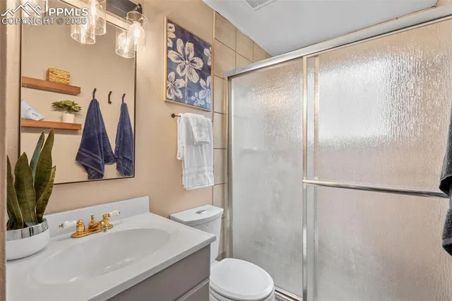 $450,000 | 814 Paradise Lane, Colorado Springs, CO 80904