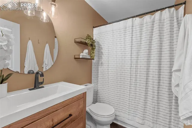 $450,000 | 814 Paradise Lane, Colorado Springs, CO 80904