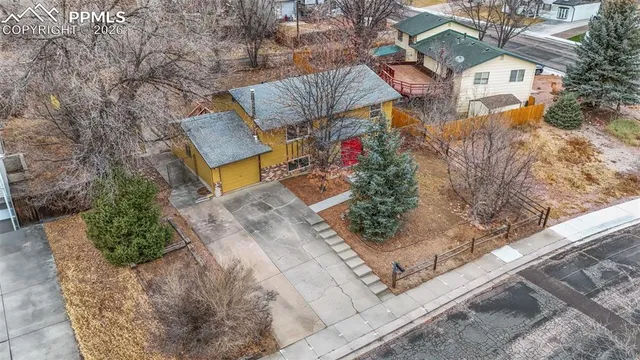$450,000 | 814 Paradise Lane, Colorado Springs, CO 80904