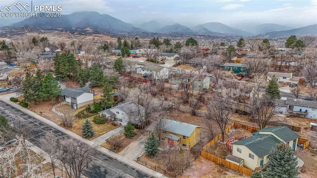 $450,000 | 814 Paradise Lane, Colorado Springs, CO 80904